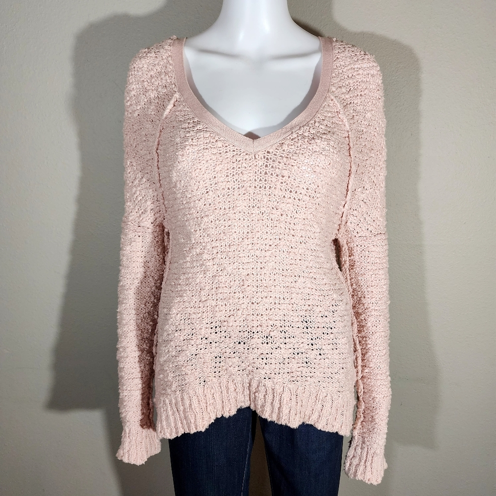 (EUC) FREE PEOPLE Songbird Boucle Knit V-Neck Light Pink Pullover Sweater